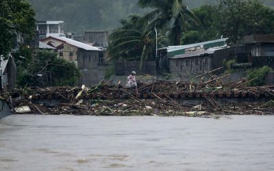 Typhoon Fung-wong Slams Philippines, 900,000 Evacuated, Two Dead