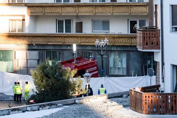Around 40 Dead as Fire Guts Bar at Swiss Ski Resort