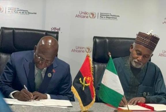 Nigeria, Angola Sign Visa Waiver Deal for Diplomatic, Official Passport Holders